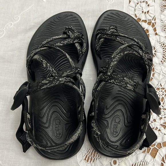 Women’s Classic Chaco sandals size W5 - Picture 5 of 6